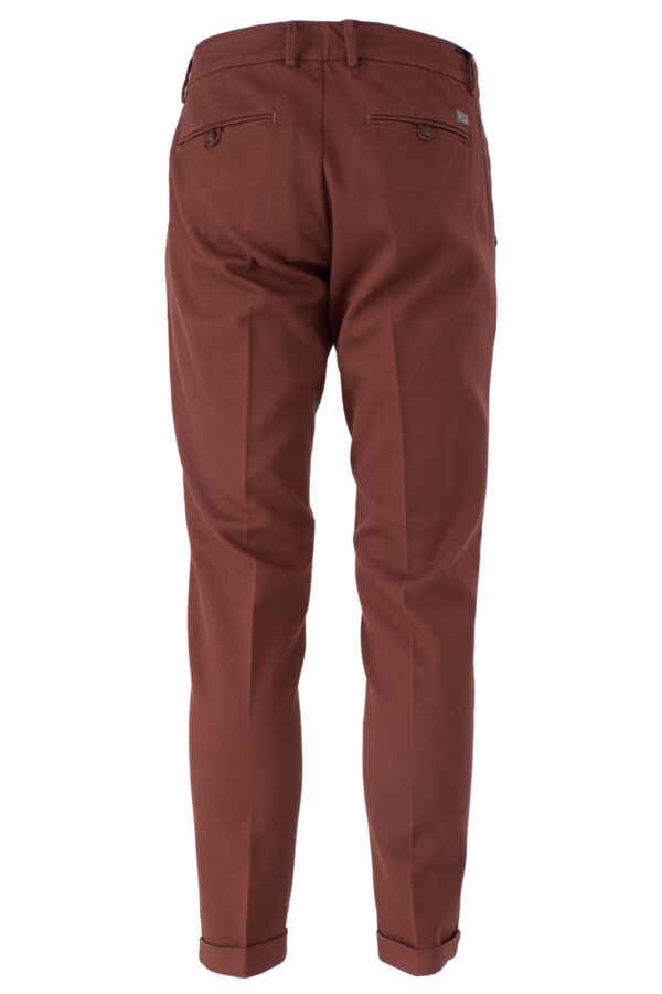 PANTALONE UOMO TIPO CHINOS CON PINCES - immagine 2