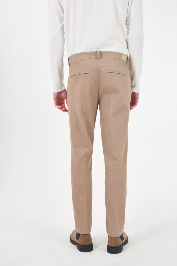 PANTALONE UOMO CHINOS TAPERED - immagine 2