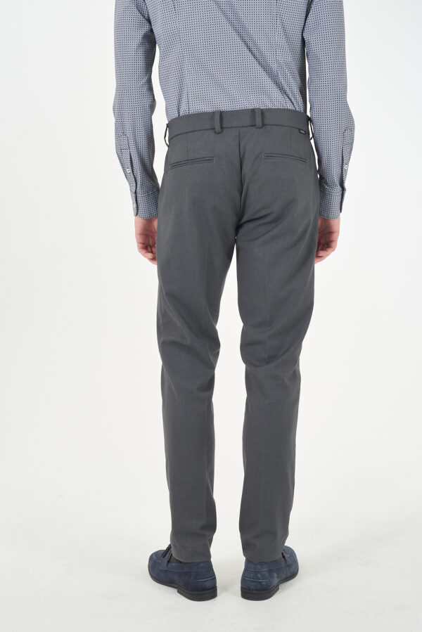 PANTALONE UOMO CHINOS SENZA PINCES E RISVOLTO - immagine 2