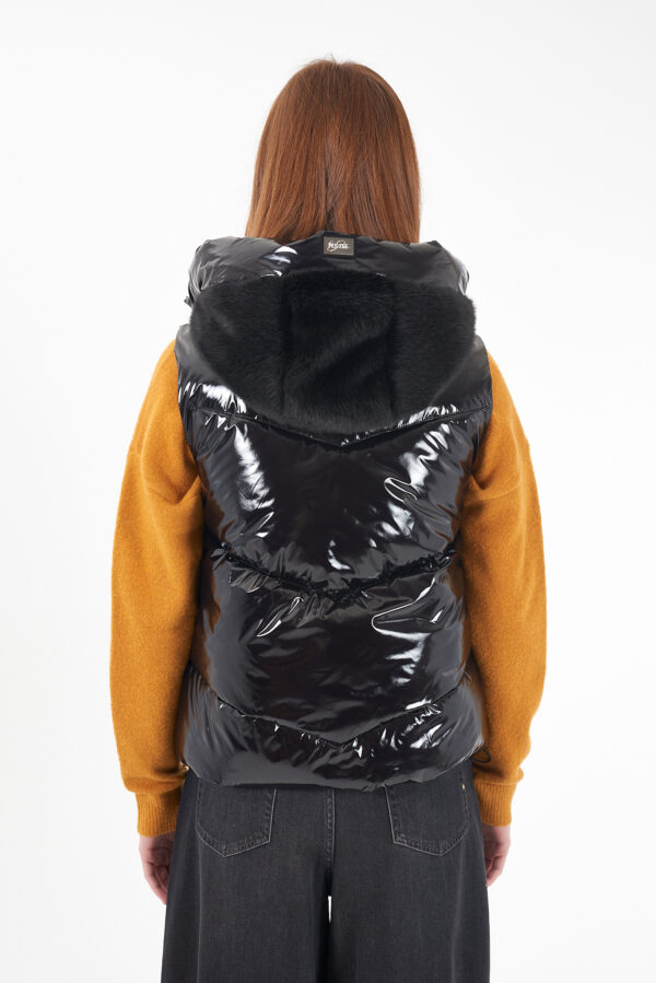GILET DONNA TRAPUNTATO CON CAPPUCCIO E INSERTI - immagine 2