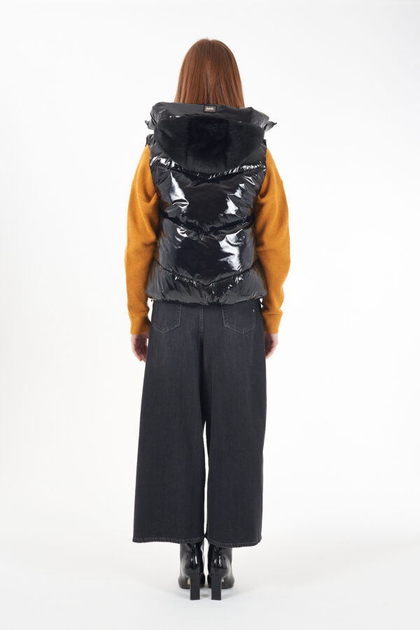 GILET DONNA TRAPUNTATO CON CAPPUCCIO E INSERTI - immagine 4
