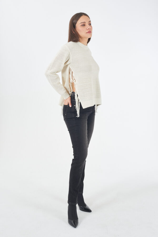 MAGLIA DONNA TRAFORATA CON FRANGE, RELAXED FIT - immagine 3