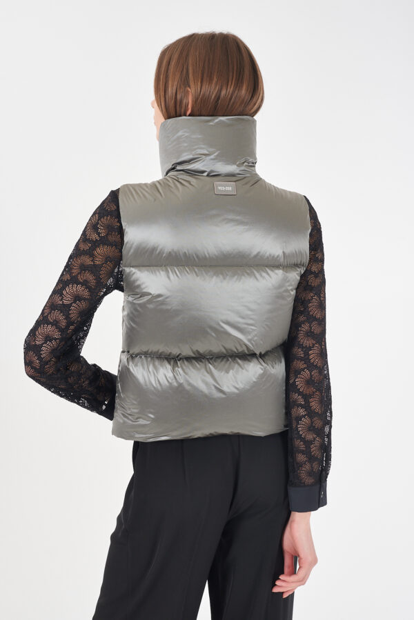 GILET DONNA CROPPED TRAPUNTATO, COLLO ALTO - immagine 2