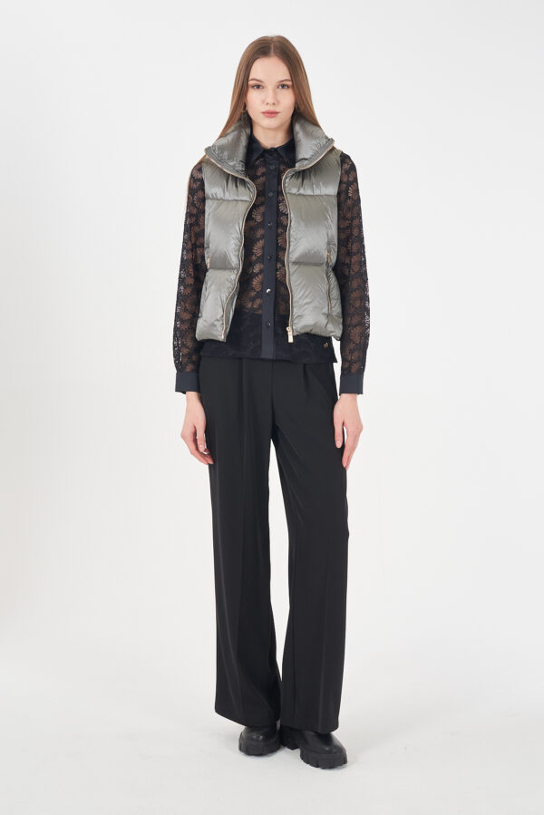 GILET DONNA CROPPED TRAPUNTATO, COLLO ALTO - immagine 3